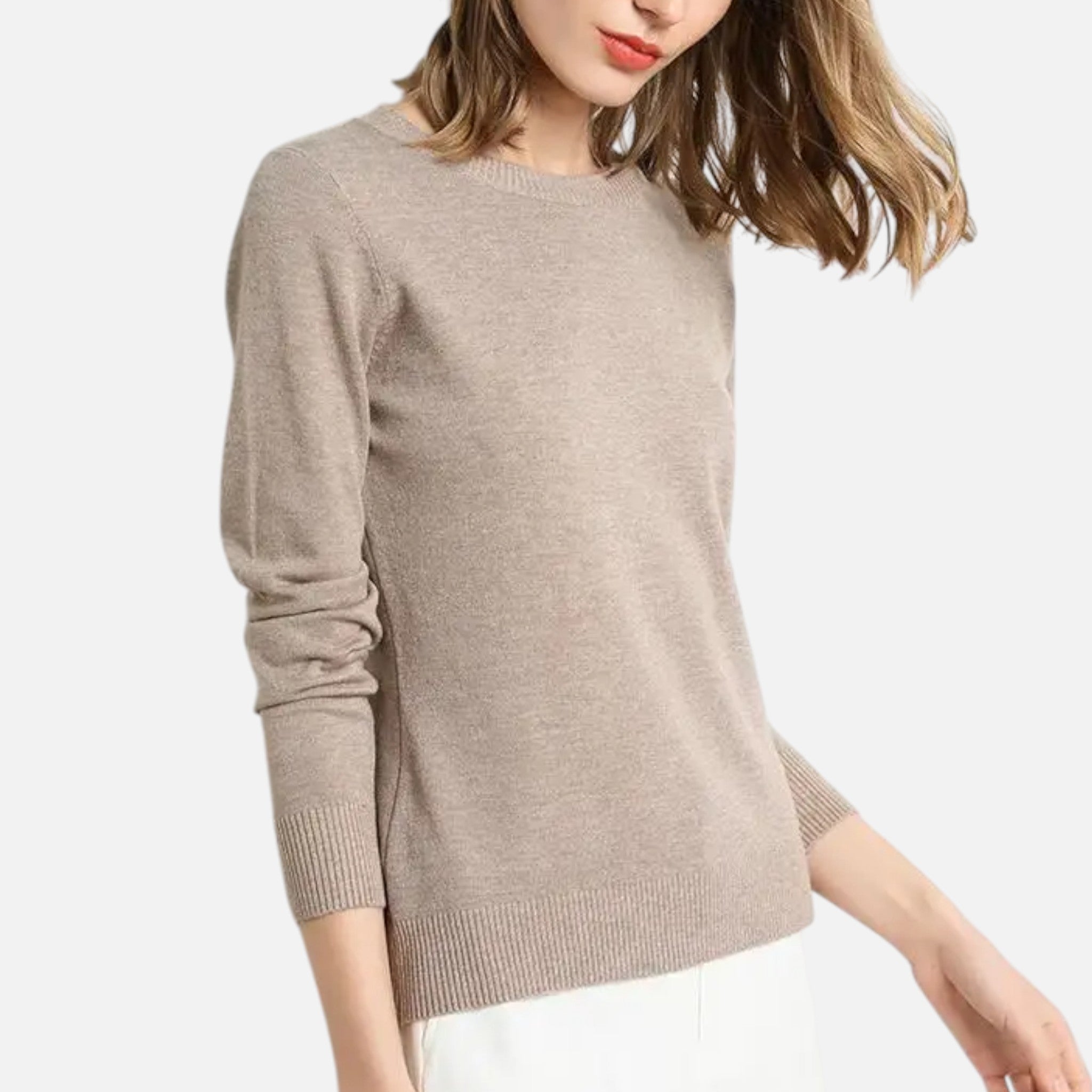 Soft Women’s Wool Sweater with Long Sleeves and Round Neck