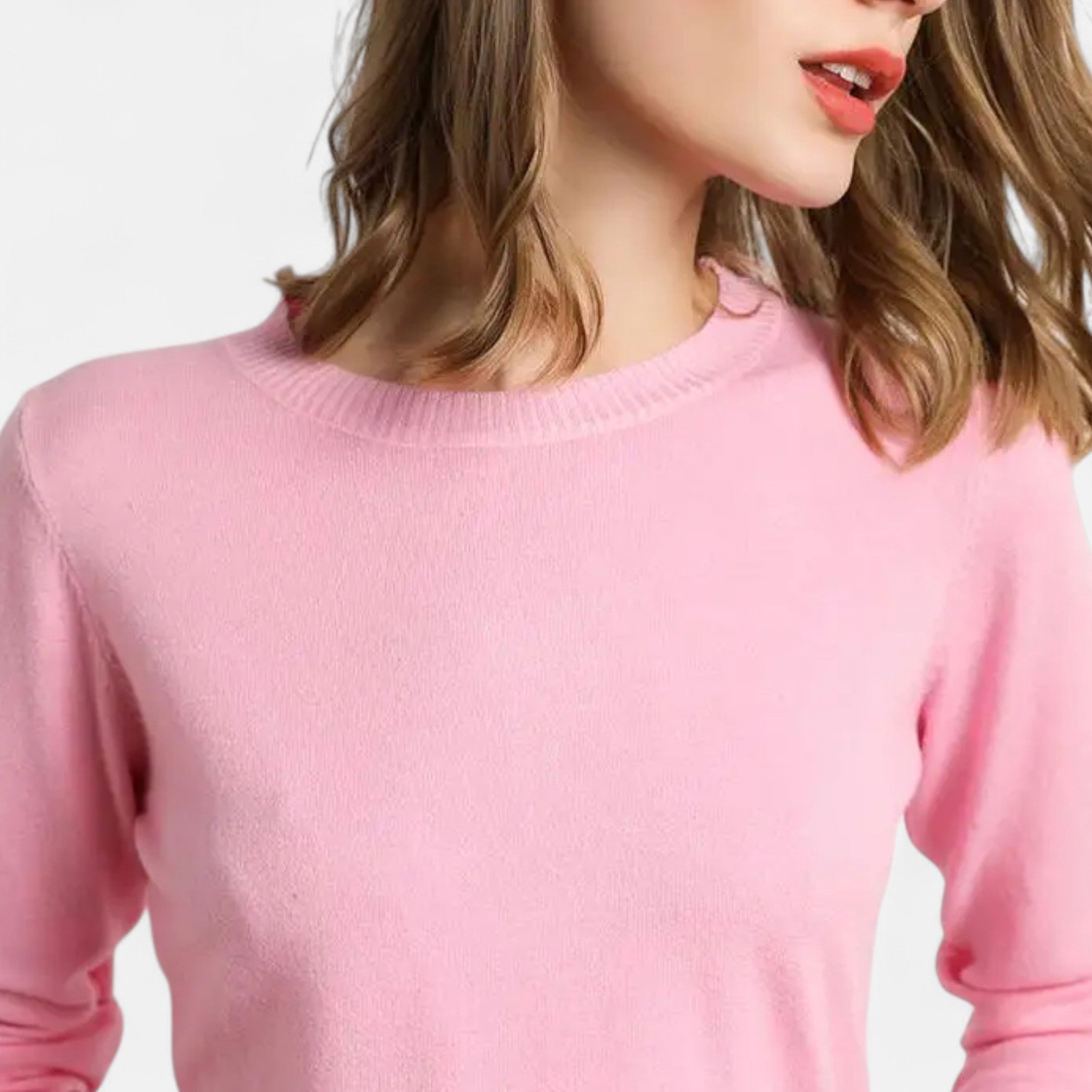 Soft Women’s Wool Sweater with Long Sleeves and Round Neck
