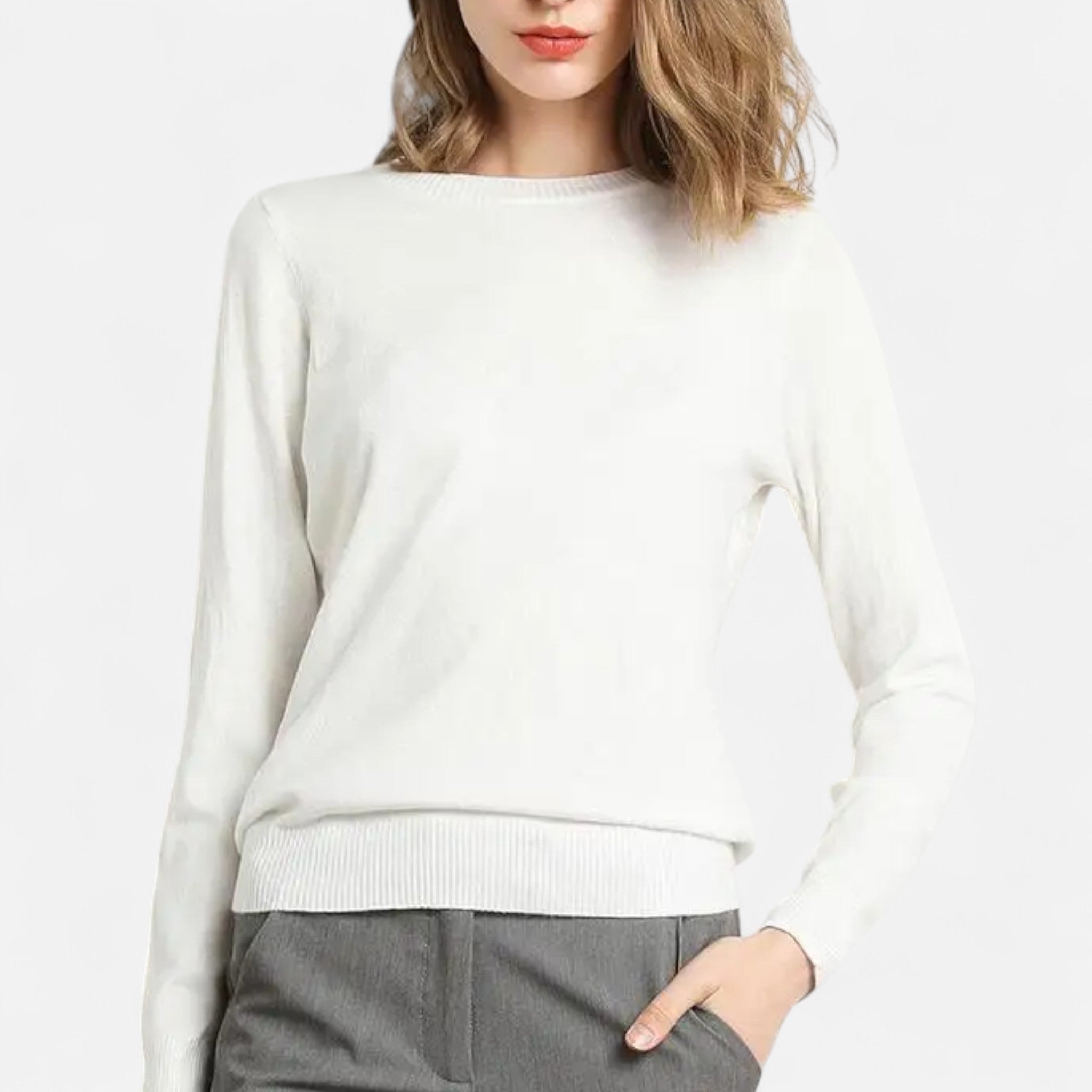 Soft Women’s Wool Sweater with Long Sleeves and Round Neck
