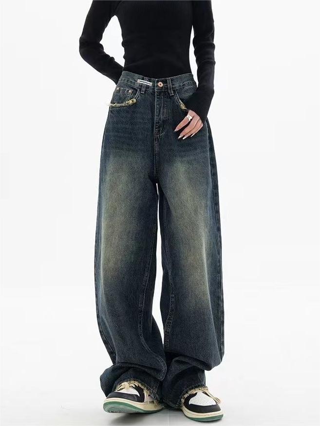 Stylish Women’s Loose-Fit Jeans with Vintage Washed Look