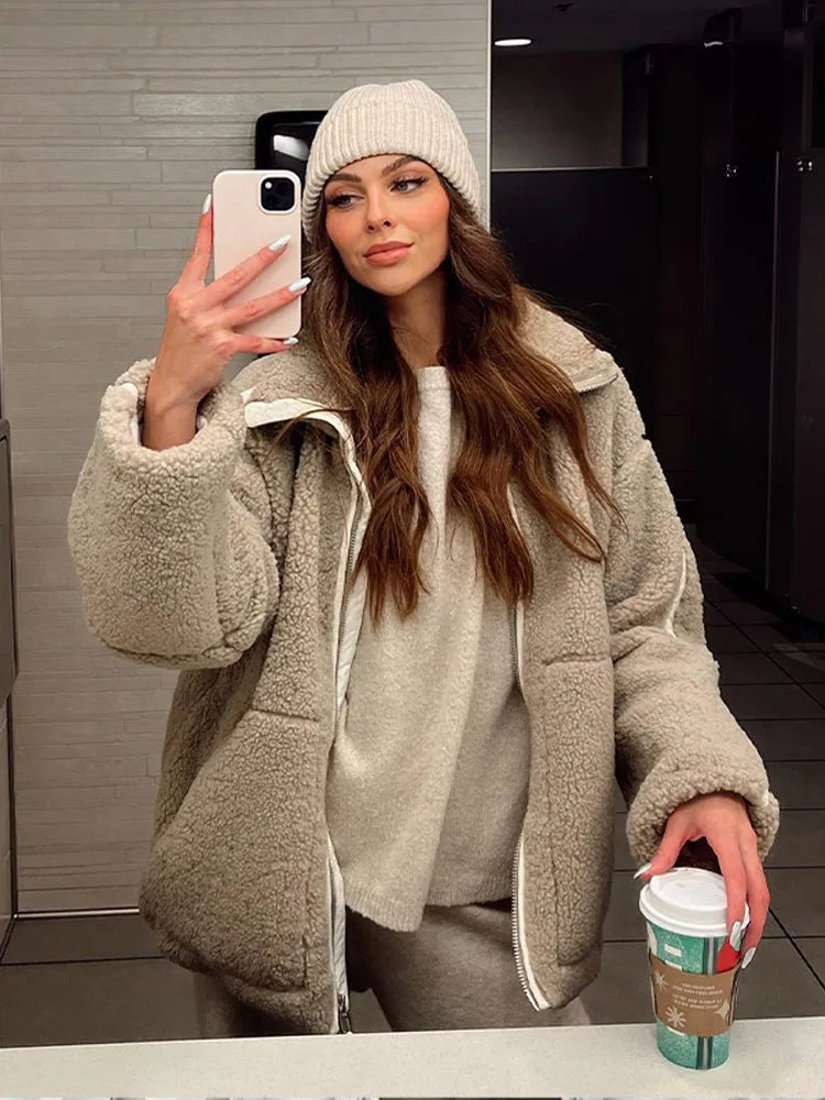 Oversized Women’s Teddy Jacket with Zipper and High Collar for Winter