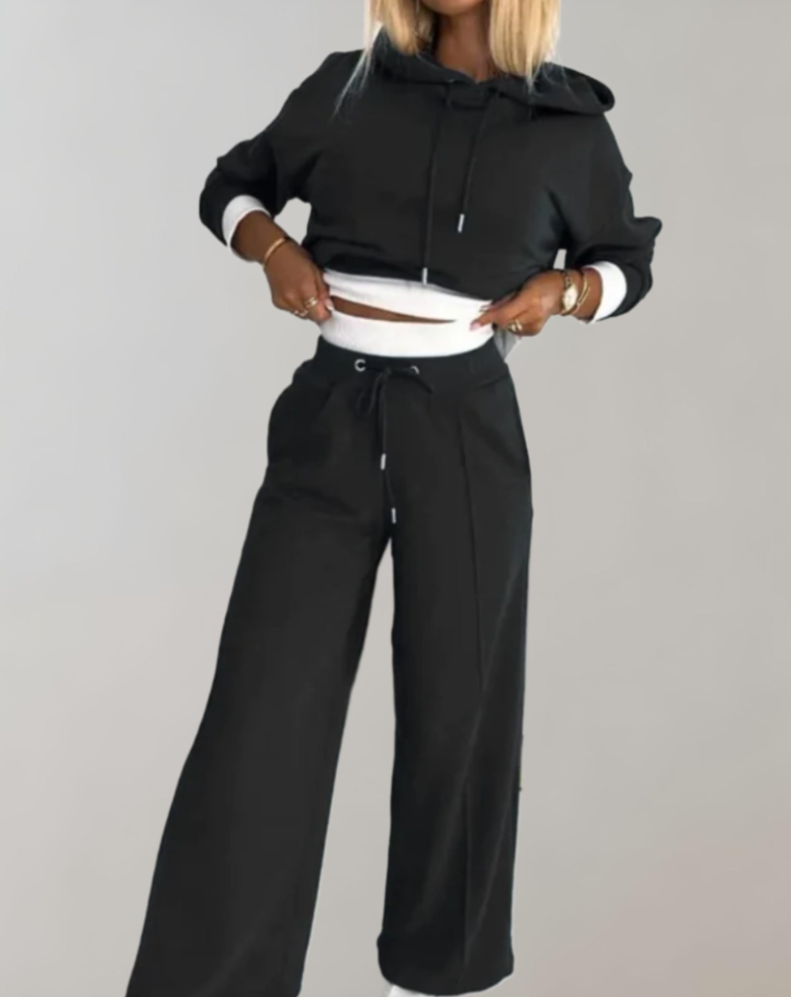 Comfortable Women’s Set with Hoodie and Wide-Leg Pants