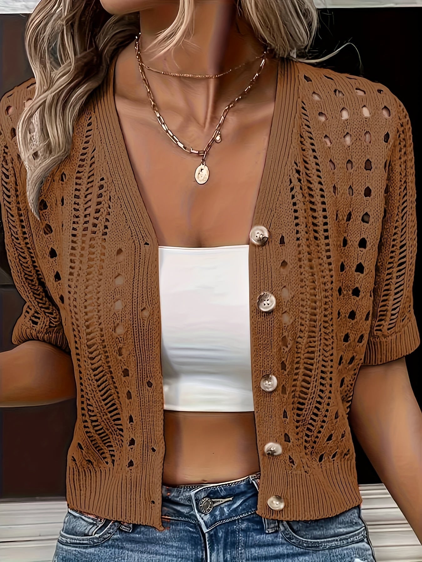 Short and Breathable Knit Cardigan with Buttons