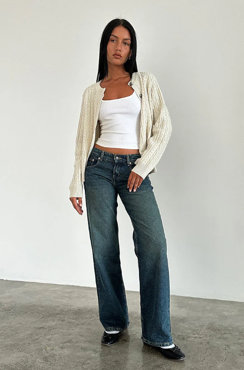 Women’s Stretch Low-Waisted Jeans with Wide Legs