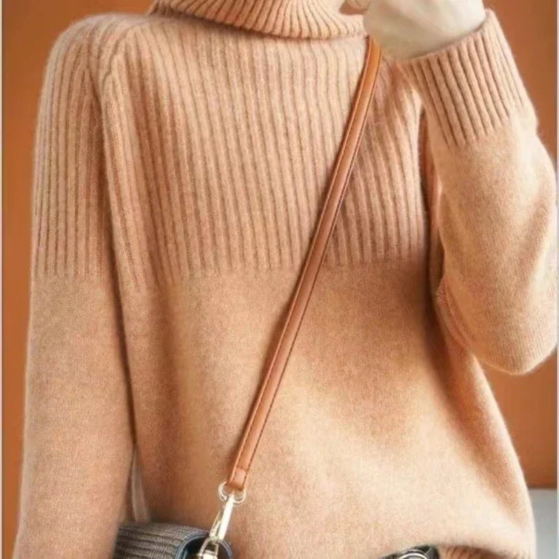 Elegant Warm Women’s Turtleneck with Rib Details