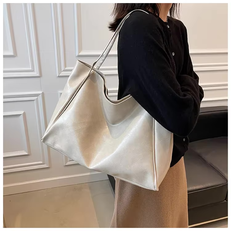 Luxurious and Spacious Women’s Shopper Shoulder Bag