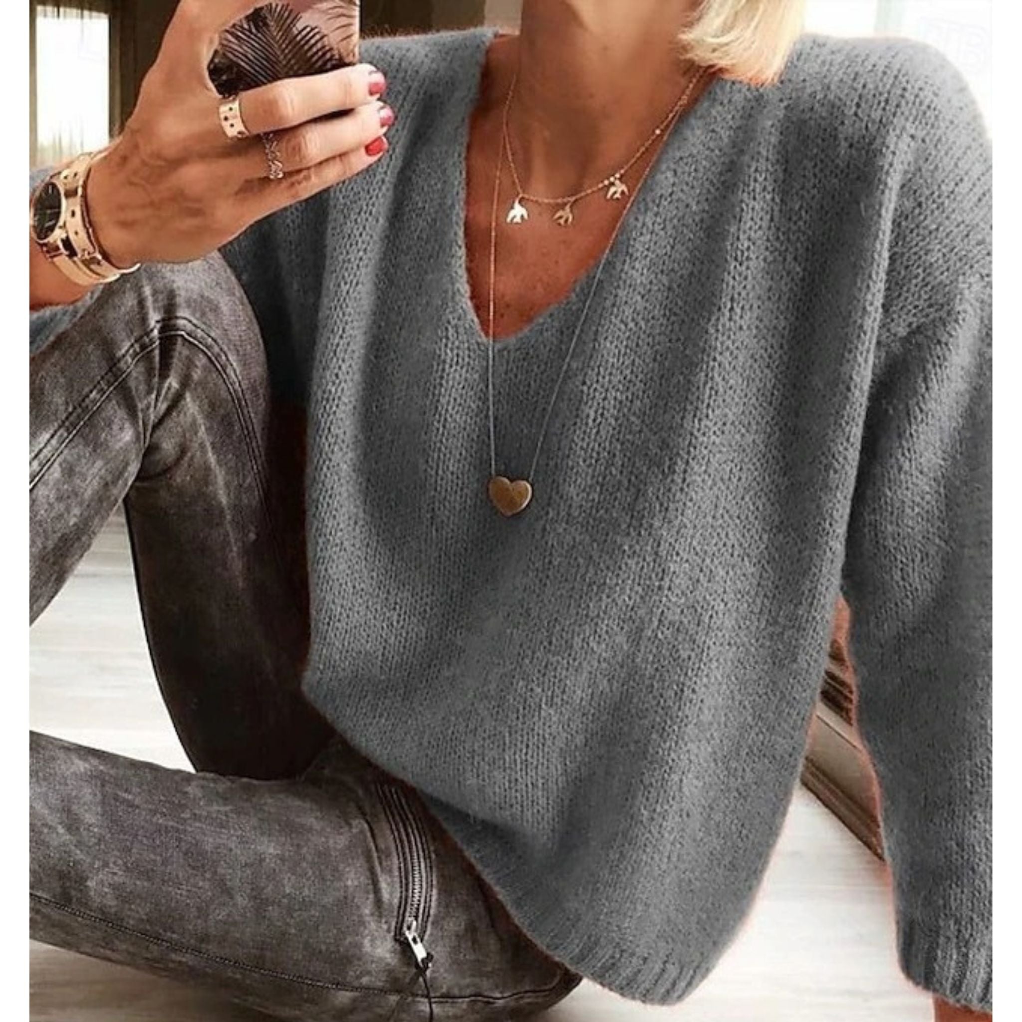 Light Soft Women’s Sweater with V-Neck and Long Sleeves
