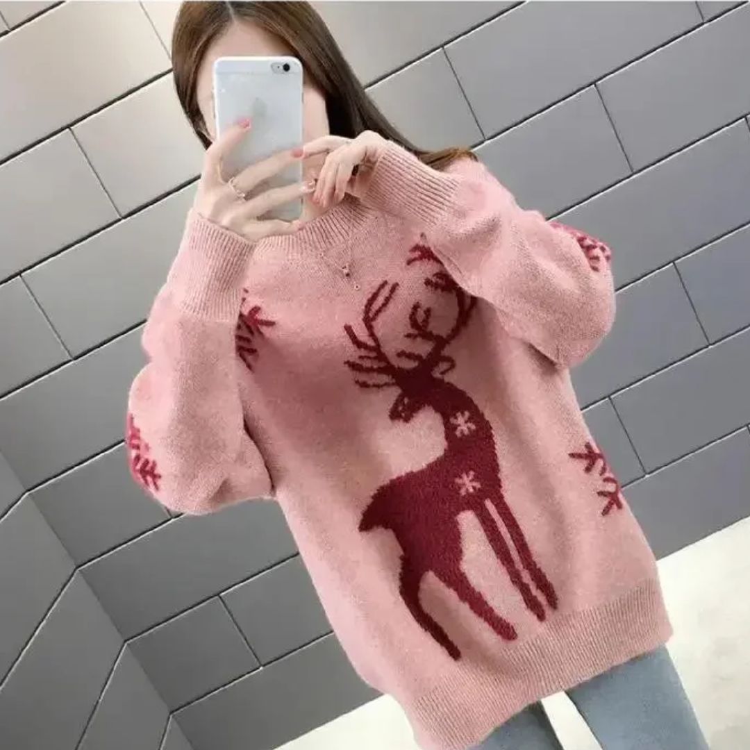 Soft Oversized Women’s Christmas Sweater with Reindeer Print