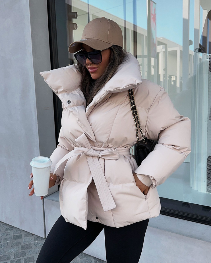 Winter-Lined Women’s Jacket with Belt and Short Fit