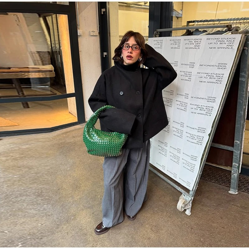 Stylish Women’s Coat with High Collar and Double-Breasted Design