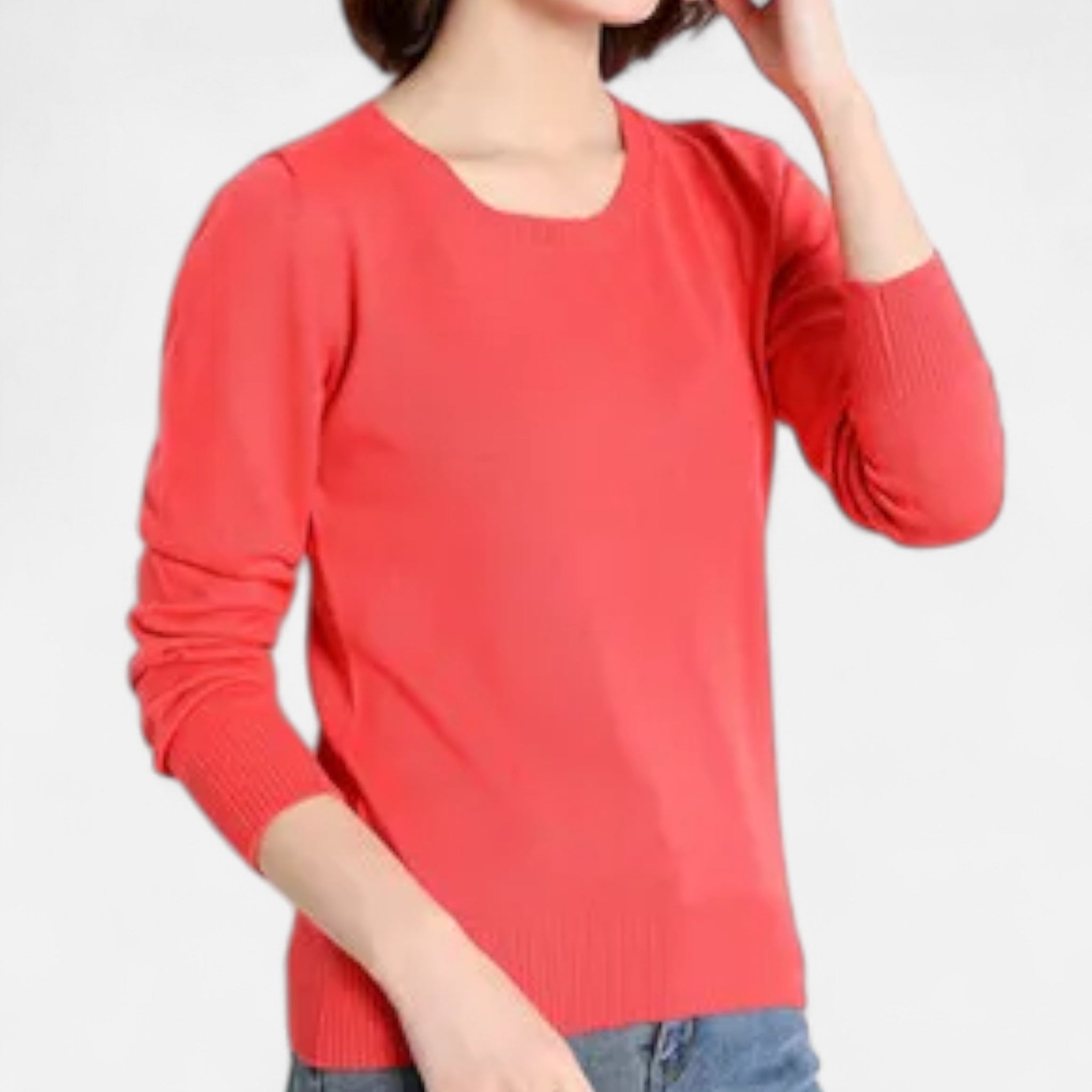 Soft Women’s Wool Sweater with Long Sleeves and Round Neck